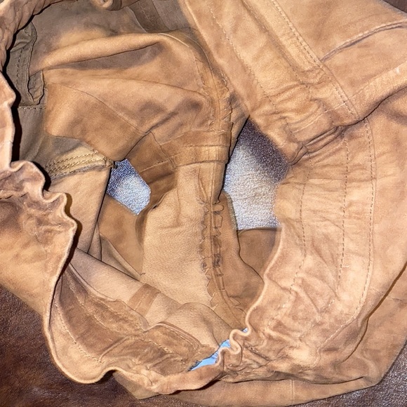 🪿Adorable brown leather shorts! - Picture 9 of 9